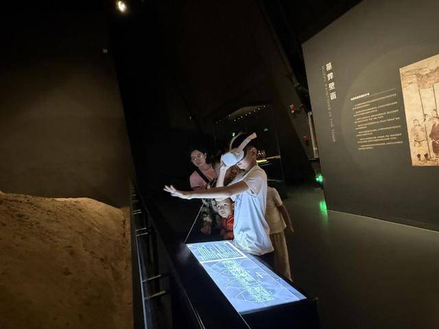 盒、“比耶龙”冰箱贴……火了！pg电子首页“睡个午觉”系列盲